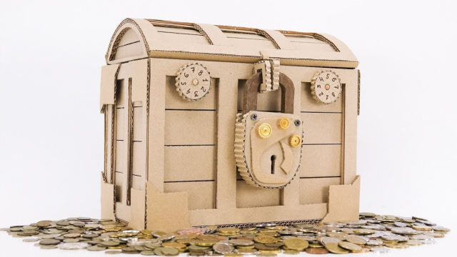 手工帝又来了,用纸板diy宝箱,有双重保护真是太厉害了