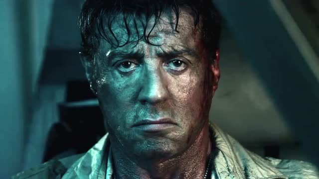 敢死队:看到队长的眼神就知道复仇是一定的,但是大汉还能挺住吗?