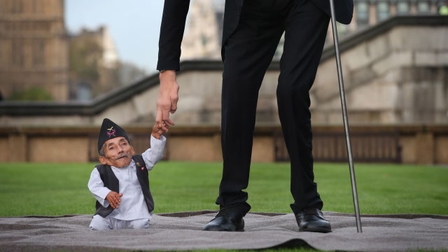 世界上最矮的男人,身高50厘米!成名后的生活让人羡慕