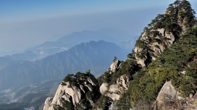 中國佛教的四大名山,都供奉著菩薩,想了解是那四座山嗎?