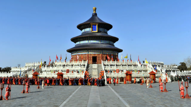 北京天坛是这样的,皇帝都在这祭天,祈雨,这地方很讲究!