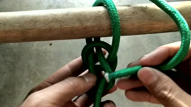 登山攀岩探险常用的一种"双套布林结"简单快速打法