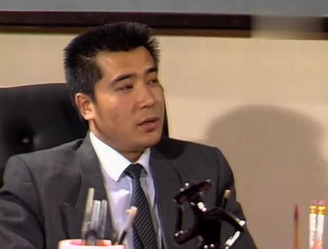 女人不是月亮:秘书得知曹四与老板的关系后,瞬间瞠目结舌