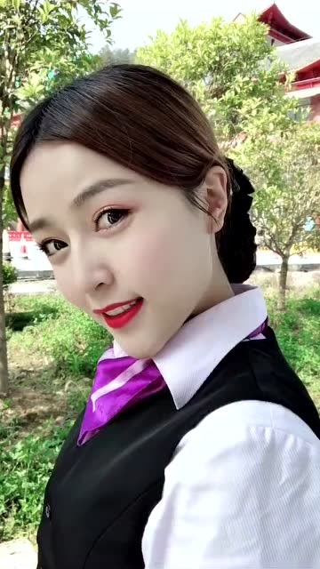 我叫彭莉琴我是一名高速公路收费员和你做个朋友可以吗