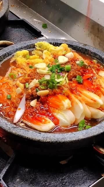 吃货探店—哈尔滨篇:石锅娃娃菜,光看就饱了,色香味俱全