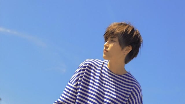 帅酷小姐姐叶禹含献唱,一首《蓝》,直接晋级!