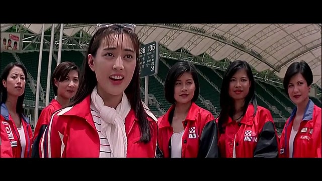 霹雳火_大小姐赞助成龙赛车,轮胎够开两个修车厂了,太拽了