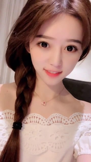 网红美女小姐姐可爱自拍笑起来像个小仙女