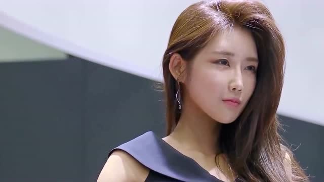 性感车模柳多妍,魅惑的眼神!