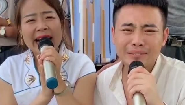 农村夫妻一曲悲歌《哭七关》,哭的撕心裂肺,唱的感人肺腑