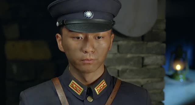 长官兴起要听二人转!东北大兵怒了,一句你瞅啥直接怒怼回去!