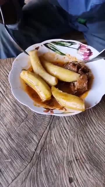 非洲人吃的饭真是奇特,香蕉也能当饭吃