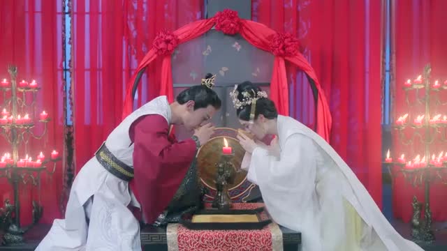 太子妃穿上大红色喜服,瞬间美得倾国倾城,太子却去找妾室了