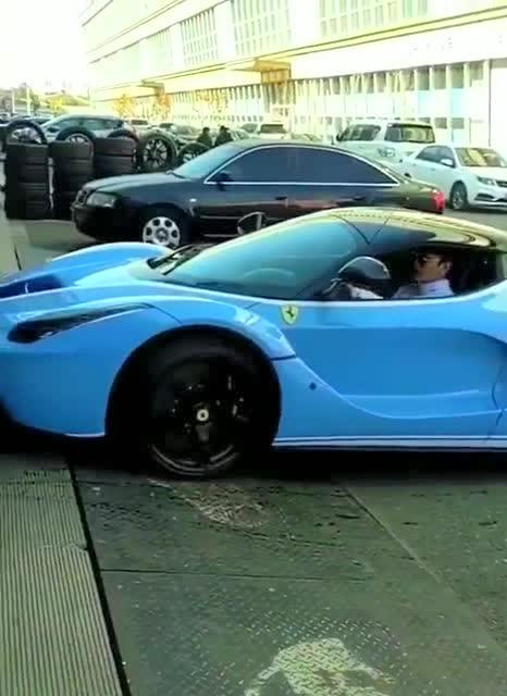 贾乃亮这车帅气, 人也帅气!