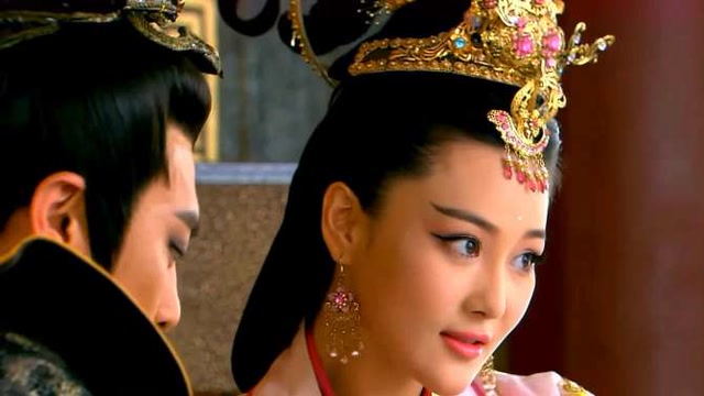 残暴纣王垂帘美色不干朝政,怎料王后奏章质问,妖艳狐仙碰到硬茬