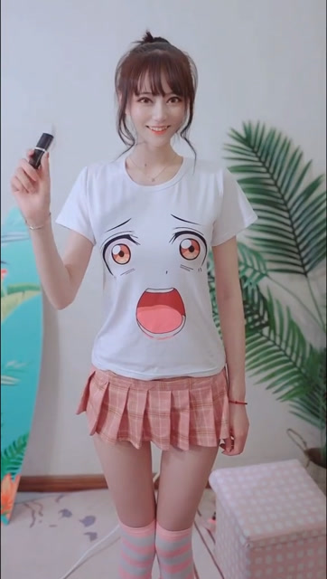 听说最近流行胸口放口红今天我就来试一试吧