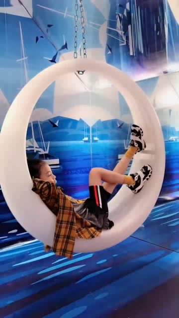 童模焱娃娃才6岁,就有这么一双大长腿,果然天生就是当模特的料