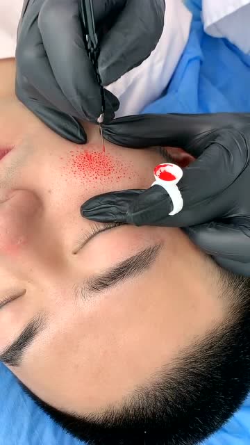 给男朋友纹个腮红,脸蛋上粉嘟嘟的,看着就可爱,萌翻了!