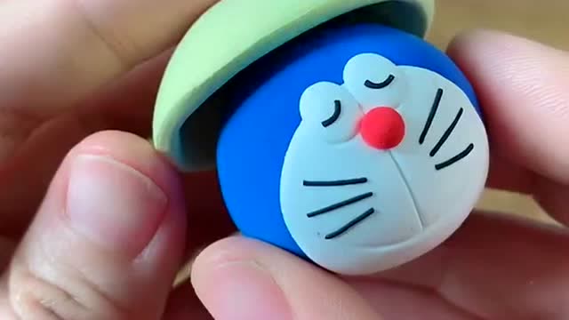 教你用橡皮泥捏造型,如果多啦a梦没有百宝口袋,你还会爱它嘛?