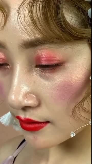 这才是最真实的网红女主播,被男人倾家荡产砸出来的都是化妆品!