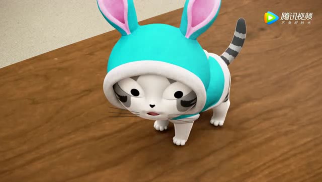 《甜甜私房猫》小奇穿了一件可爱的兔子衣服