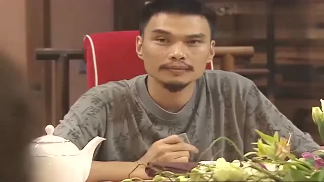 落地请开手机:一盘咖喱蟹就被阿月识破了身份,沈亢也太大意了