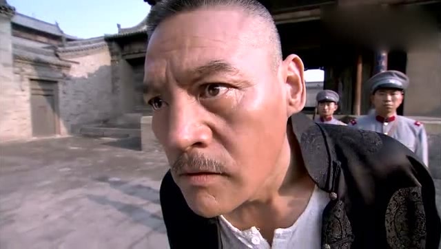 老神棍不知死活,死到临头了还想捞银子,下一刻被恶霸老爷当场打死