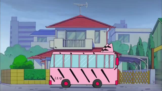 蜡笔小新美伢骑车带小新去幼稚园,小新提醒她忘记带小葵了吧