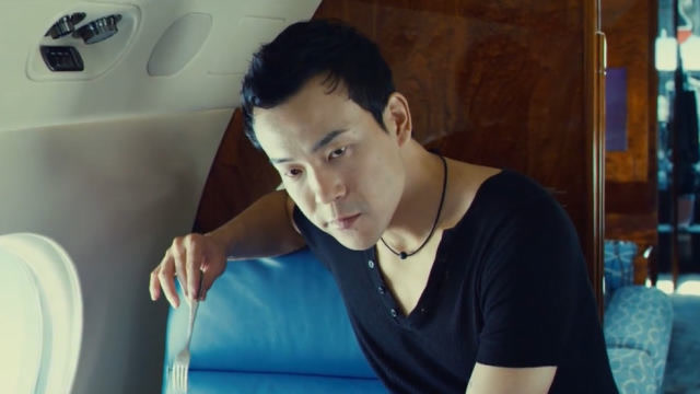 非诚勿扰2:廖凡这演技绝了,娘娘腔出场,给空姐梳妆打扮!