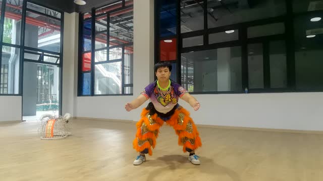 南狮动作教学·麒麟步