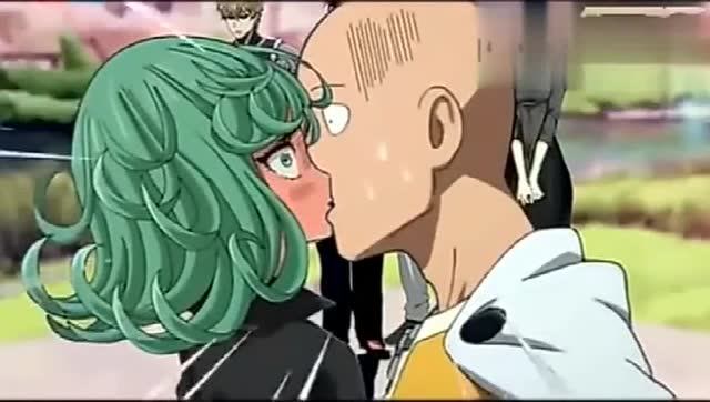 一拳超人:埼玉和龙卷终于kiss了,这一幕好激动