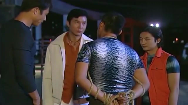 插翅难逃:张世豪真狡猾,为了干掉胖荣,竟设计圈套让胖荣的小弟干掉他