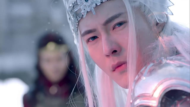 幻城:冰族的公主王子相继被火王残忍虐杀,冰后痛不欲生