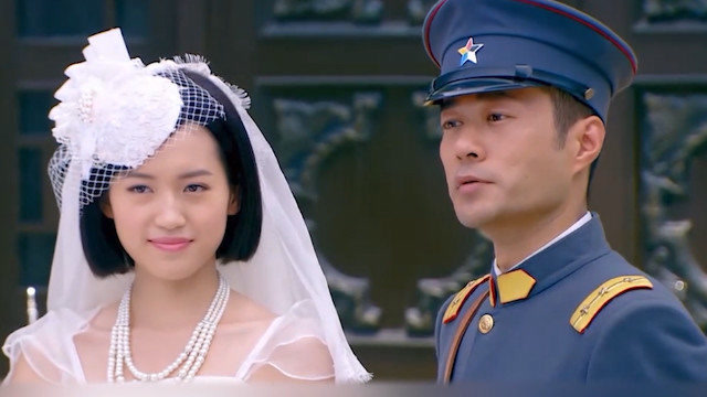 《烽火佳人》第42集:黎绍峰发现佟毓婉将杜若欢掉包,开枪欲打死毓婉
