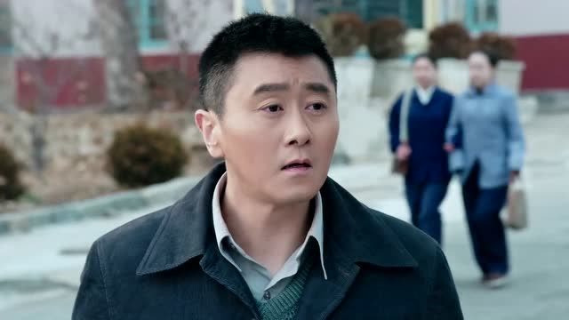 一男特意等着宋铁军,听完她的话宋铁军反问:你真不介意她伤害你啊