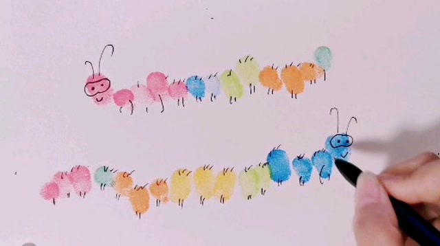 手指印画毛毛虫,是不是很好玩,快和宝宝一起玩吧