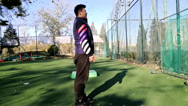 10.原地折叠摆腿