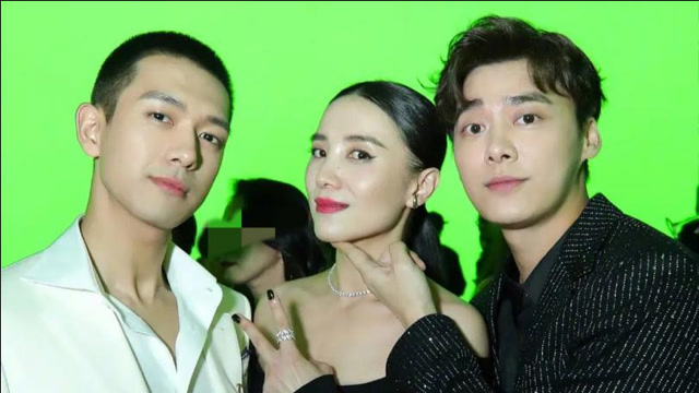 宋佳气场太强大!向李易峰招手有大佬气质,与李现合照似豪门姐弟