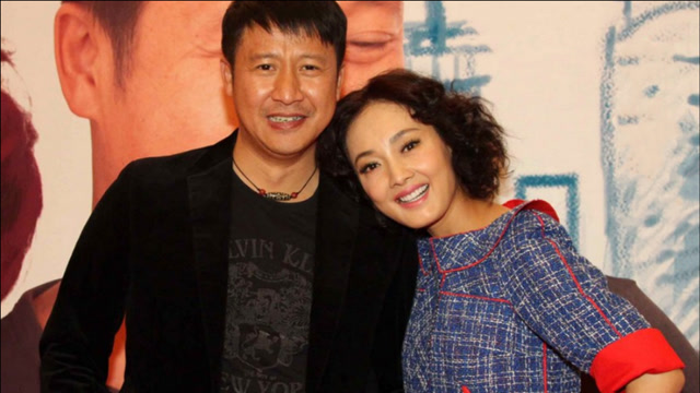 47岁牛莉老公罕见曝光,长相丝毫不输郭冬临,牛莉谈家庭合集