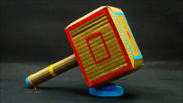 用纸板制作一个雷神之锤,看看谁能举起它?