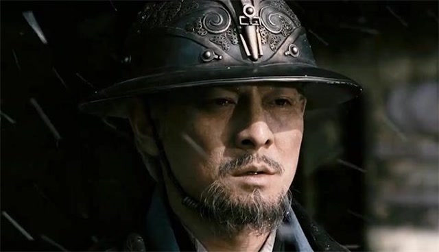 见龙卸甲:关兴和张苞争帅印,赵云一来,两小辈瞬间老实了.