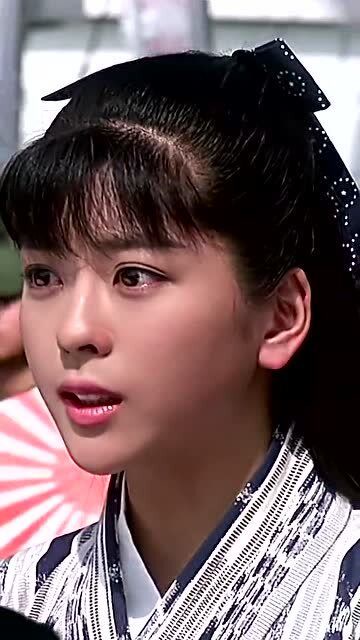 中山忍在拍摄精武英雄与李连杰结缘,为了他至今未嫁