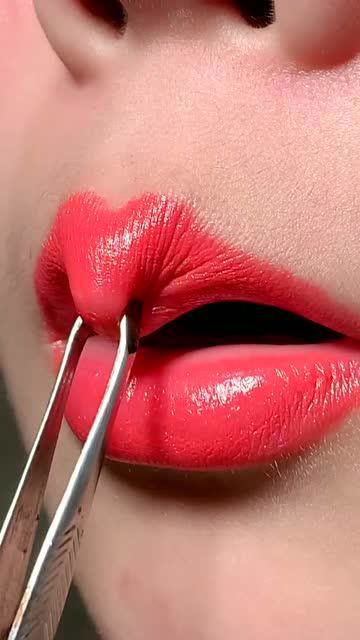 网红嘟嘟唇画法,夹出来的唇珠你喜欢吗?直男们的最爱!