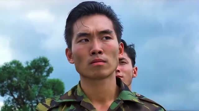 电影:小伙被队友轮流抽大嘴巴子,这样训练冷静的方法太有效