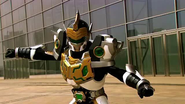 金刚侠的水龙弹太帅了,打得库拉毫无反手之力