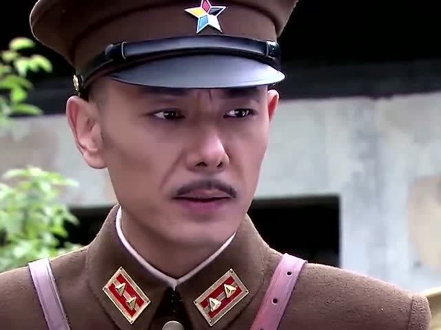 鬼子欺负农村大妈,下秒武功高强的儿子回来,鬼子当场怂了!