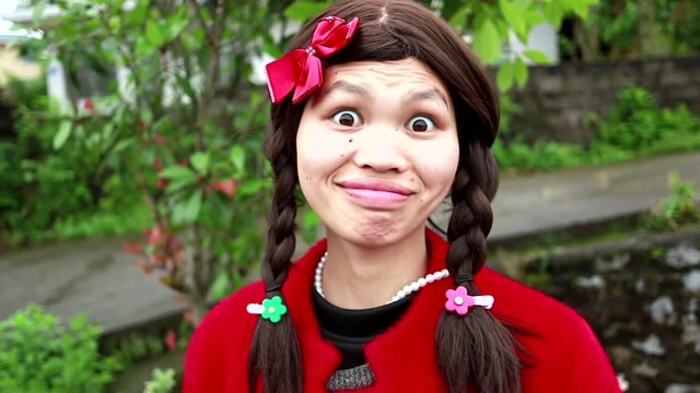 美女搞笑问答:你本人好看还是照片好看?妹纸的答案太搞笑了