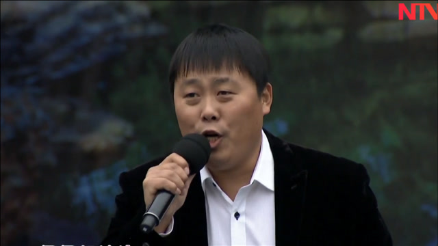 刘大成演唱《美丽乡村》,歌声恢弘大气,深入人心