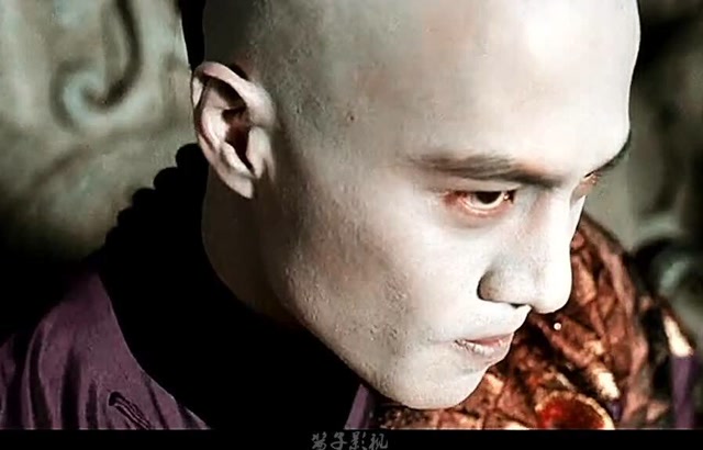 击败袁烈失去了小英苏乞儿彻底疯癫了