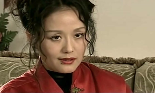 裸雪:大叔为了升官不择手段,去给女科长送礼,竟被女科长看上了